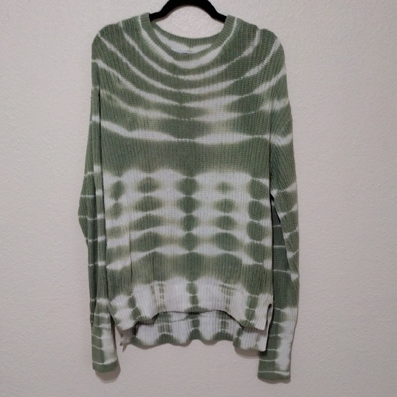 Time and Tru Sweaters - Time and Tru Green and White Crew Neck Sweater